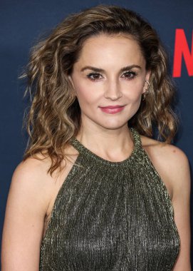 Amerikalı aktris ve model Rachael Leigh Cook, Netflix 'in 14 Aralık 2022' de Los Angeles, Kaliforniya, ABD 'de bulunan Amerikan Tiyatro Kompleksi Yönetmenleri Birliği' nde gerçekleştirilen 