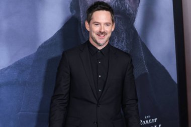 Amerikalı yönetmen, senarist, yapımcı ve aktör Scott Cooper, 14 Aralık 2022 'de Los Angeles, Kaliforniya' da bulunan Amerikan Tiyatro Kompleksi Yönetmenleri Birliği 'nde düzenlenen Netflix' in 'The Pale Blue Eye' adlı filminin Los Angeles galasına geldi.