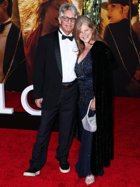 Eric Roberts ve Eliza Roberts, 15 Aralık 2022 'de ABD' nin Kaliforniya eyaletinin Los Angeles kentinde bulunan Paramount Pictures 'Babylon' un Global Premiere Screening of Paramount Pictures 'a geldiler.. 