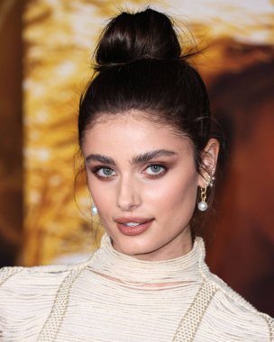 Amerikalı model Taylor Hill, 15 Aralık 2022 'de ABD' nin Kaliforniya eyaletinin Los Angeles kentinde bulunan Akademi Sinema Müzesi 'nde düzenlenen Paramount Pictures' Babylon 'un Küresel Prömiyer Gösterimi' ne geldi.. 