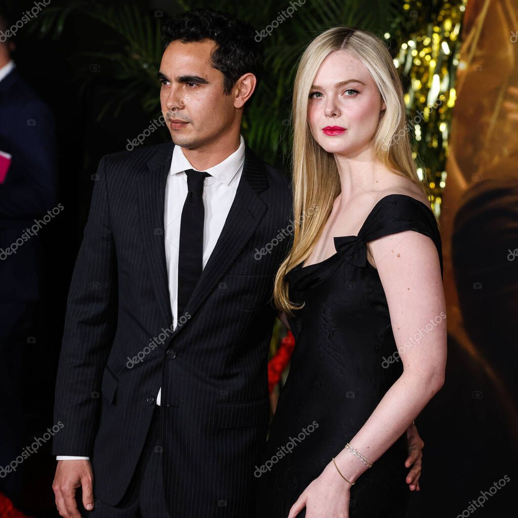 Max Minghella y su novia Elle Fanning llegan al estreno mundial de