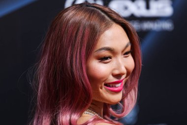 Amerikalı snowboardcu ve iki kez Olimpiyat altın madalyası kazanan Chloe Kim, 17 Aralık 2022 'de Beverly Hills, Los Angeles' ta düzenlenen The Beverly Hilton Hotel 'de Karakter Medya tarafından sunulan 20.