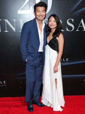 Simu Liu ve Allison Hsu, 17 Aralık 2022 'de Beverly Hilton Hotel' de düzenlenen Karakter Medya tarafından sunulan 20. Geleneksel Unutulmaz Asya Amerikan Ödülleri 'ne geldiler.. 