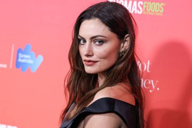 Australian actress Phoebe Tonkin arrives at the G'Day USA Arts Gala 2023 held at the Skirball Cultural Center on January 28, 2023 in Los Angeles, California, United States.