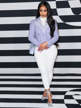 Amerikalı rapçi Saweetie, 2 Şubat 2023 'te Hollywood Atletizm Kulübü' nde düzenlenen Warner Music Group Pre-Grammy Partisi 2023 'e geldi.. 