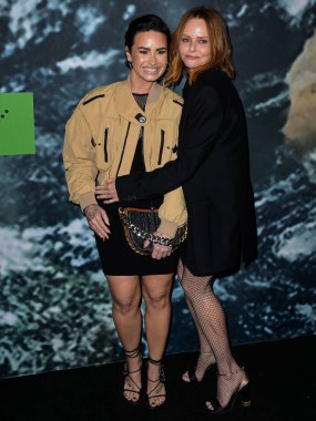 Demi Lovato ve Stella McCartney, 2 Şubat 2023 'te ABD' nin Kaliforniya eyaletinin Los Angeles şehrinde Henson Kayıt Stüdyosu 'nda düzenlenen Stella McCartney X Adidas Party' ye vardılar.. 