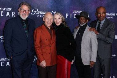 Jonathan Frakes, Sir Patrick Stewart, Gates McFadden, LeVar Burton ve Michael Dorn, 9 Şubat 2023 tarihinde TCL Çin Tiyatrosu IMAX 'te düzenlenen Paramount +' ın orijinal Star Trek: Picard 'Third And Final Season' una geldiler.