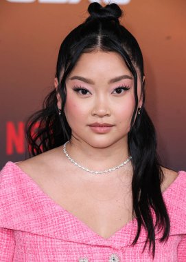 Amerikalı aktris Lana Condor, Netflix 'in' Outer Banks 'in Los Angeles prömiyerine 16 Şubat 2023' te Westwood, Los Angeles, Kaliforniya, ABD 'deki Regency Village Theatre' a geldi.. 