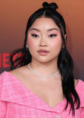 Amerikalı aktris Lana Condor, Netflix 'in' Outer Banks 'in Los Angeles prömiyerine 16 Şubat 2023' te Westwood, Los Angeles, Kaliforniya, ABD 'deki Regency Village Theatre' a geldi.. 