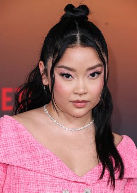 Amerikalı aktris Lana Condor, Netflix 'in' Outer Banks 'in Los Angeles prömiyerine 16 Şubat 2023' te Westwood, Los Angeles, Kaliforniya, ABD 'deki Regency Village Theatre' a geldi.. 