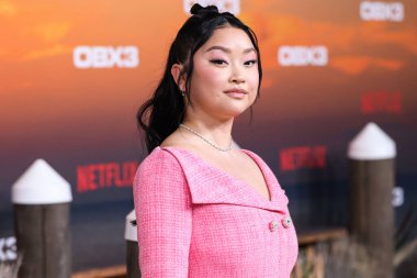 Amerikalı aktris Lana Condor, Netflix 'in' Outer Banks 'in Los Angeles prömiyerine 16 Şubat 2023' te Westwood, Los Angeles, Kaliforniya, ABD 'deki Regency Village Theatre' a geldi.. 