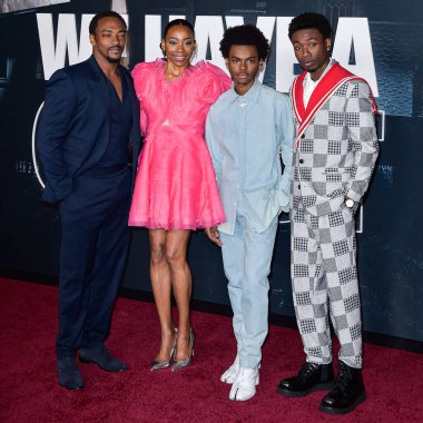 Anthony Mackie, Erica Ash, Jahi Di 'Allo Winston ve Niles Fitch, Netflix' in 22 Şubat 2023 'te Hollywood, Los Angeles, Kaliforniya, ABD' de düzenlenen Netflix Tudum Tiyatrosu 'nun Los Angeles galasına geldiler..