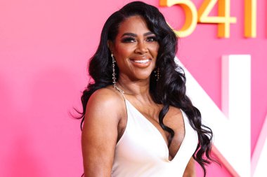 Kenya Moore arrives at the 54th Annual NAACP Image Awards held at the Pasadena Civic Auditorium on February 25, 2023 in Pasadena, Los Angeles, California, United States.