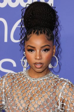 Chloe Bailey wearing a Giambattista Valli dress and Jacob and Co. jewelry arrives at the 2023 Billboard Women In Music held at the YouTube Theater on March 1, 2023 in Inglewood, Los Angeles, California, United States. 