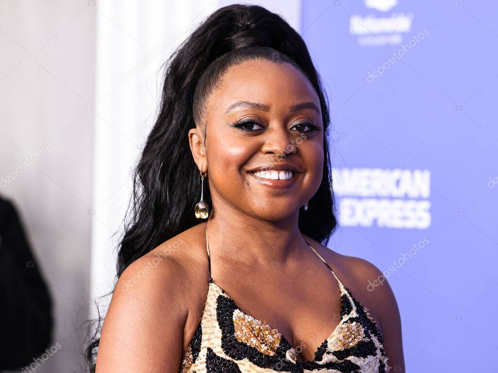Quinta Brunson vistiendo un vestido de Sergio Hudson llega al Billboard