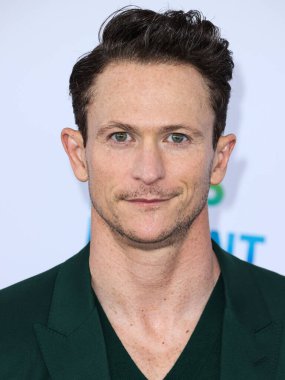 Jonathan Tucker arrives at the 2023 Film Independent Spirit Awards held at the Santa Monica Beach on March 4, 2023 in Santa Monica, Los Angeles, California, United States. 