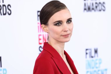 Rooney Mara arrives at the 2023 Film Independent Spirit Awards held at the Santa Monica Beach on March 4, 2023 in Santa Monica, Los Angeles, California, United States. 
