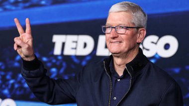 Apple 'ın İcra Kurulu Başkanı Tim Cook, 7 Mart 2023' te Westwood, Los Angeles, Kaliforniya, ABD 'deki Regency Village Theatre' da düzenlenen Apple TV + 's Original Series' Ted Lasso 'nun 3. sezonuna geliyor..