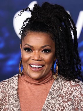 Yvette Nicole Brown, 7 Mart 2023 'te Westwood, Los Angeles, Kaliforniya' da Regency Village Theatre 'da düzenlenen Los Angeles Prömiyer of Apple TV +' s Original Series 'Ted Lasso' nun 3. sezonuna geliyor.. 