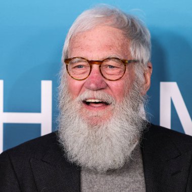 Amerikan televizyon sunucusu, komedyen, yazar ve yapımcı Dave Letterman, 8 Mart 2023 'te Los Angeles' taki The Orpheum Theatre 'da düzenlenen Disney +' Music Docu-Special 'Bono & The Edge: A kind of Homecoming' e geldi.