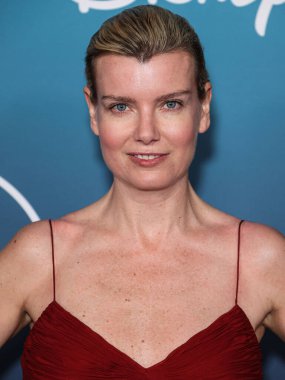 Rus-Amerikan aktris, komedyen ve model Eugenia Kuzmina, 8 Mart 2023 'te Los Angeles' taki The Orpheum Theatre 'da düzenlenen Disney +' s Music Docu-Special 'Bono & The Edge: A kind of Homecoming, with Dave Letterman' e geldi.