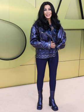 Amerikalı şarkıcı, aktris ve televizyon kişiliği Cher (Çerkez Sarkisian), 9 Mart 2023 tarihinde Batı Hollywood, Los Angeles, Kaliforniya, ABD 'deki Pacific Design Center' da düzenlenen Versace Fall / Winter 2023 Moda Show 'a geldi..