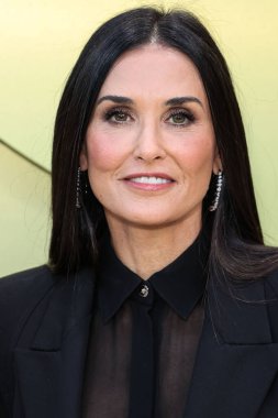 Amerikalı aktris Demi Moore, 9 Mart 2023 'te Amerika Birleşik Devletleri' nin Los Angeles eyaletinin Batı Hollywood şehrinde düzenlenen Versace Fall / Winter 2023 Moda Show 'a geldi.. 