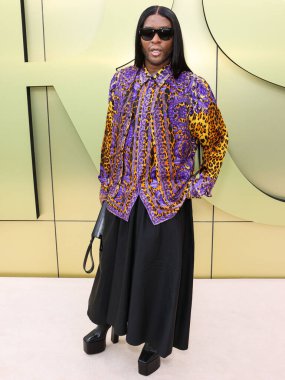 Law Roach, 9 Mart 2023 tarihinde Batı Hollywood, Los Angeles, Kaliforniya, ABD 'deki Pacific Design Center' da düzenlenen Versace Fall / Winter Moda Show 'a geldi.. 