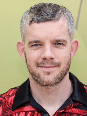 Russell Tovey, 9 Mart 2023 tarihinde Batı Hollywood, Los Angeles, Kaliforniya, ABD 'deki Pasifik Tasarım Merkezi' nde düzenlenen Versace Güz / Kış Moda Şovu 'na ulaşır.. 