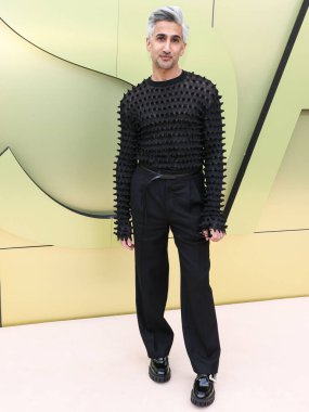 İngiliz-Amerikalı moda tasarımcısı Tan France, 9 Mart 2023 'te Batı Hollywood, Los Angeles, Kaliforniya, ABD' deki Pasifik Tasarım Merkezi 'nde düzenlenen Versace Güz / Kış Moda Şovu' na geldi.. 