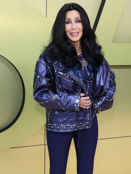 Amerikalı şarkıcı, aktris ve televizyon kişiliği Cher (Çerkez Sarkisian), 9 Mart 2023 tarihinde Batı Hollywood, Los Angeles, Kaliforniya, ABD 'deki Pacific Design Center' da düzenlenen Versace Fall / Winter 2023 Moda Show 'a geldi..