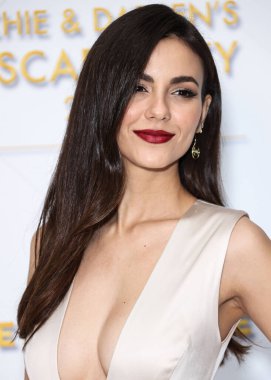 Amerikalı aktris ve şarkıcı Victoria Justice, 10 Mart 2023 tarihinde Bel Air, Los Angeles, Kaliforniya, ABD 'de düzenlenen Darren Dzienciol ve Richie Akiva Oscar Party 2023' e geldi.. 