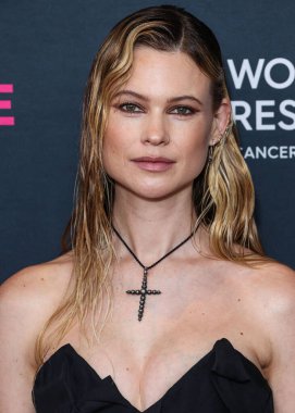 Namibyalı model Behati Prinsloo, 16 Mart 2023 'te Beverly Wilshire, A Four Seasons Hotel' de düzenlenen Kadın Kanser Araştırmaları Fonu 'nun Unutulmaz Akşam Yardım Galası 2023' e geldi.. 