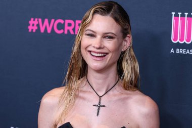 Namibyalı model Behati Prinsloo, 16 Mart 2023 'te Beverly Wilshire, A Four Seasons Hotel' de düzenlenen Kadın Kanser Araştırmaları Fonu 'nun Unutulmaz Akşam Yardım Galası 2023' e geldi.. 