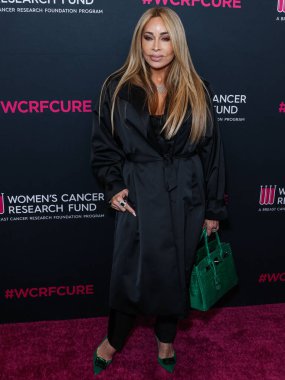 Amerikan televizyon kişiliği, yazar ve iç mimar Faye Resnick, 16 Mart 2023 'te Beverly Wilshire, A Four Seasons Hotel' de düzenlenen Kadın Kanser Araştırma Fonu 'nun Unutulmaz Akşam Yardım Galası 2023' e geldi.