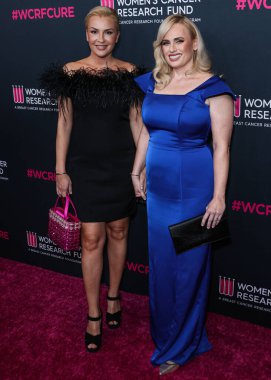 Ramona Agruma ve kız arkadaşı / Avustralyalı aktris Rebel Wilson, Beverly Wilshire, Los Angeles, ABD 'deki A Four Seasons Hotel' de düzenlenen Kadın Kanser Araştırma Fonu 'nun Unutulmaz Akşam Yardım Galası 2023' e geldiler.