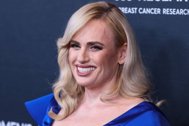 Avustralyalı aktris, komedyen, şarkıcı, şarkıcı ve yapımcı Rebel Wilson, 16 Mart 2023 'te Beverly Wilshire, A Four Seasons Hotel, Beverly Hills, LA, ABD' deki Kadın Kanser Araştırma Fonu 'nun Unutulmaz Akşam Yardım Galası 2023' e geldi.