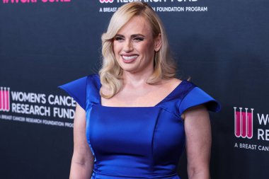 Avustralyalı aktris, komedyen, şarkıcı, şarkıcı ve yapımcı Rebel Wilson, 16 Mart 2023 'te Beverly Wilshire, A Four Seasons Hotel, Beverly Hills, LA, ABD' deki Kadın Kanser Araştırma Fonu 'nun Unutulmaz Akşam Yardım Galası 2023' e geldi.