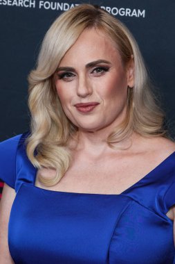 Avustralyalı aktris, komedyen, şarkıcı, şarkıcı ve yapımcı Rebel Wilson, 16 Mart 2023 'te Beverly Wilshire, A Four Seasons Hotel, Beverly Hills, LA, ABD' deki Kadın Kanser Araştırma Fonu 'nun Unutulmaz Akşam Yardım Galası 2023' e geldi.