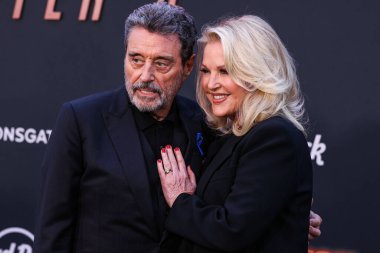 Ian McShane ve Gwen Humble, 20 Mart 2023 'te Hollywood, Los Angeles, Kaliforniya, ABD' deki TCL Çin Tiyatrosu IMAX 'te düzenlenen 