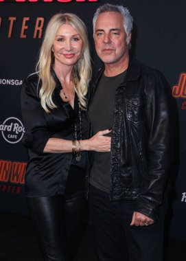 Julie Condra ve Mark Dacascos, 20 Mart 2023 'te Hollywood, Los Angeles, Kaliforniya, ABD' deki TCL Çin Tiyatrosu IMAX 'te düzenlenen' John Wick 'in Los Angeles Premiere' ine geldiler..