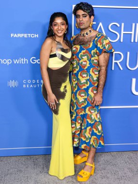 Alok Vaid-Menon ve Maitthe Ramakrishnan Amerika Moda Vakfı 'na vardılar. Ödül 2023, 21 Mart 2023 tarihinde Hollywood, Los Angeles, Kaliforniya, ABD 'de Goya Stüdyoları' nda düzenlendi..