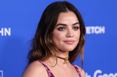 Versace giyen Lucy Hale Amerika Moda Vakfı 'na geldi. Ödül 2023, 21 Mart 2023 tarihinde Hollywood, Los Angeles, Kaliforniya, ABD 'de Goya Stüdyoları' nda düzenlendi..