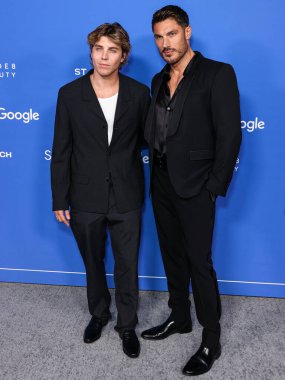 Lukas Gage ve Chris Appleton Amerika Moda Vakfı 'na vardılar. Ödül 2023, 21 Mart 2023 tarihinde Hollywood, Los Angeles, Kaliforniya, ABD 'de Goya Stüdyoları' nda düzenlendi..