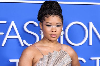 Simkhai elbisesi giyen Storm Reid, Moda Vakfı 'na ulaştı. Ödül 2023, 21 Mart 2023 tarihinde Hollywood, Los Angeles, Kaliforniya, ABD 'de Goya Stüdyoları' nda düzenlendi..
