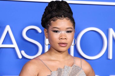 Simkhai elbisesi giyen Storm Reid, Moda Vakfı 'na ulaştı. Ödül 2023, 21 Mart 2023 tarihinde Hollywood, Los Angeles, Kaliforniya, ABD 'de Goya Stüdyoları' nda düzenlendi..