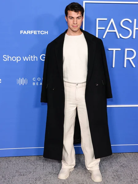 アンドリュー マタラッツォがファッション トラスト アメリカに到着 2023年3月21日に米国カリフォルニア州ロサンゼルスのハリウッドで開催されたGoya Studiosで賞を受賞 — ストック写真