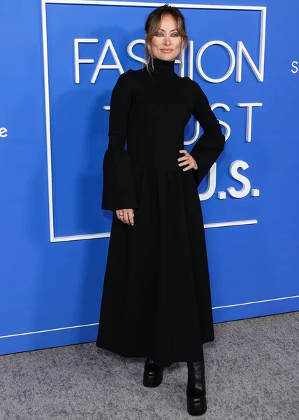 Olivia Wilde Vestindo Vestido Chloe Chega Fashion Trust Eua Prêmios — Fotografia de Stock