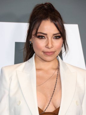 Jessica Parker Kennedy, Netflix 'in 