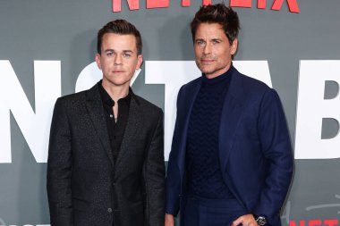 John Owen Lowe ve Peder Rob Lowe, Netflix 'in' istikrarsız '1. sezonunun Los Angeles Premiere' ine 23 Mart 2023 'te Hollywood, Los Angeles, Kaliforniya, ABD' de düzenlenen Netflix Tudum Theater 'a geldiler.. 